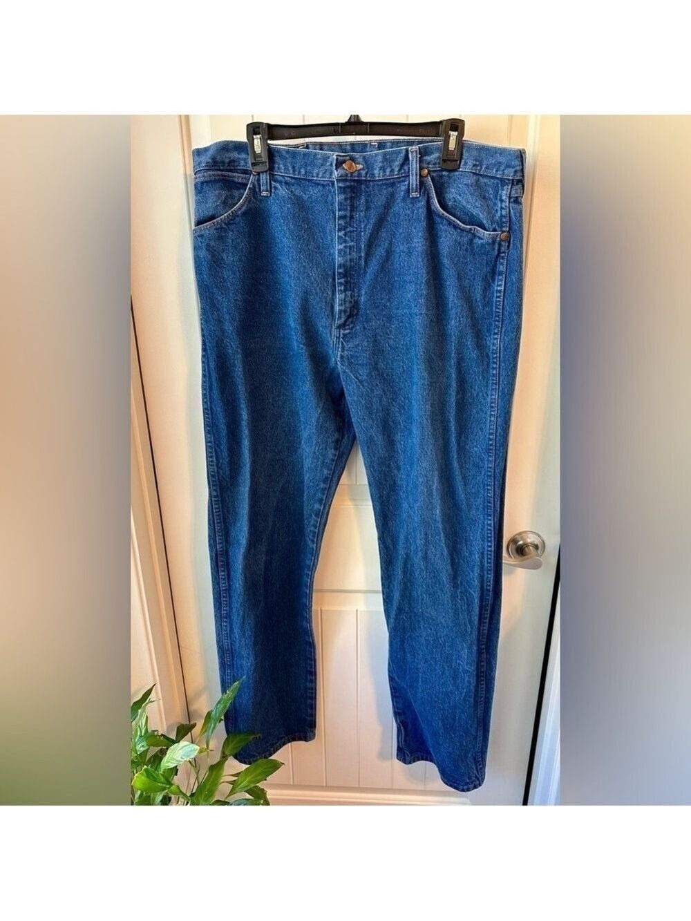 Wrangler Men’s Cowboy Cut, Jeans 13MWZPW Size 38x34 on tag Like New